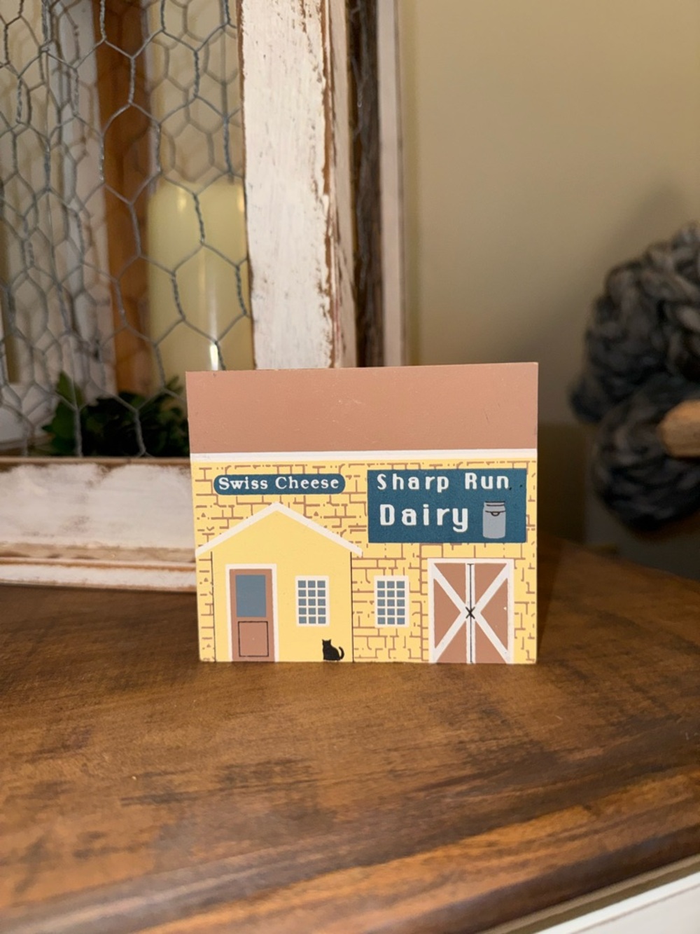 Sharp Run Dairy Wooden - Yellow